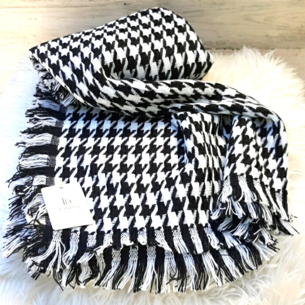 NWT FADIVO NEW YORK WRAP